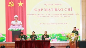 Conférence de presse sur le 10ᵉ Échange d’amitié de défense Vietnam-Chine. Photo : VNA. 