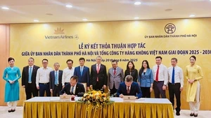 Hanoï et Vietnam Airlines s’allient pour stimuler le tourisme de la capitale. Photo : NDEL.