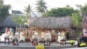 Nha Trang captive les touristes avec son ambiance du Têt traditionnel