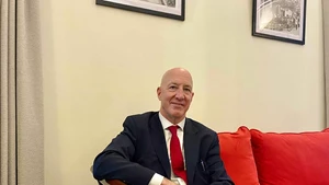 L'ancien ambassadeur britannique au Vietnam, Mark Kent.
