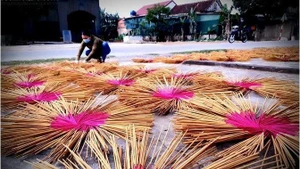 Produits d’encens naturel du village traditionnel de Bao Ân. Photo : suckhoedoisong.vn 