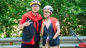 Deux jeunes Vietnamiens, Nguyen Ngoc Anh et Nguyen Xuan Tien, sont fondateurs de Tiem may yeu nuoc.