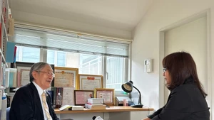 Le professeur Furuta Motoo, recteur de l’Université Vietnam–Japon, lors d’un entretien accordé à l’Agence vietnamienne d’Information (VNA). Photo : VNA. 