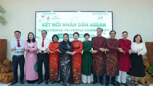 Les consuls généraux et des autorités locales lors de l’événement. Photo : comité d’organisation