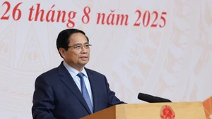 Le Premier ministre Pham Minh Chinh prend la parole. Photo: VNA 