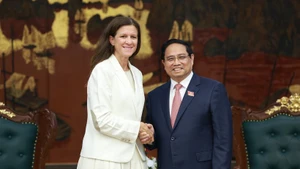 Le Premier ministre Pham Minh Chinh a reçu mardi matin 30 septembre María Victoria "Marí" Zingoni, directrice générale (PDG) des activités Power du groupe américain GE Vernova, en visite de travail au Vietnam. Photo : VNA. 