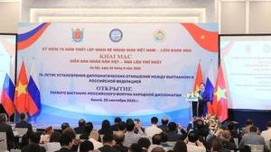 Ouverture du premier Forum populaire Vietnam-Russie à Hanoï. Photo : VNA. 