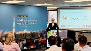 L'ambassadeur du Vietnam en Nouvelle-Zélande prend la parole lors de la cérémonie de lancement du Conseil d’affaires Nouvelle-Zélande–Vietnam.