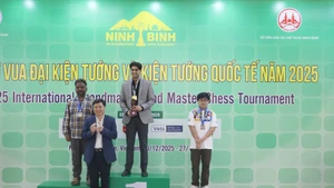 Dans la catégorie des Grands Maîtres, l’Américain Vidyarthi Vyom a remporté la médaille d’or, suivi de l’Indien Ravi Teja S., médaillé d’argent, et du Philippin Quizon Daniel, médaillé de bronze. Photo : VNA. 