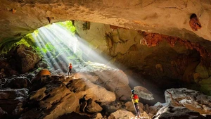 De nombreux circuits d’aventure attirent les visiteurs dans le parc national de Phong Nha - Ke Bang. Photo : baoquocte. 