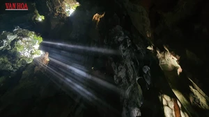 Les « ma nhai » du site classé de Ngu Hanh Son, à Da Nang, constituent un ensemble exceptionnel de 78 inscriptions en caractères Han et Nom.