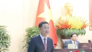 Le secrétaire du Parti pour la ville, Le Ngoc Quang, prend la parole. Photo : VOV.