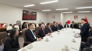 La délégation de la Commission économique et financière de l’Assemblée nationale du Vietnam travaille avec des organisations d’amitié Japon-Vietnam dans la région du Kansai.