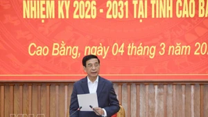Le général Phan Van Giang effectue une mission de supervision et d’inspection des préparatifs des élections législatives à Cao Bang (Nord). Photo : VNA 