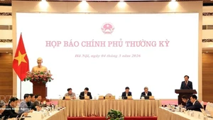 Panorama de la conférence de presse périodique du gouvernement pour le mois de février. Photo : VNA. 