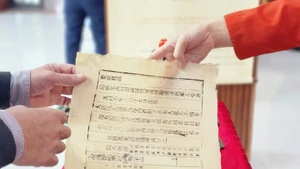 Estampe réalisée à partir d’une planche gravée sur bois de la dynastie des Nguyen. Photo: VNA 