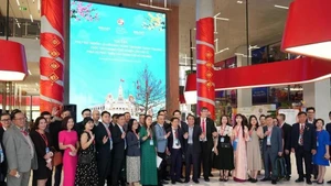 Les délégués de la diaspora lors du colloque intitulé « Valoriser les ressources des Vietnamiens d’outre-mer pour tirer parti des acquis de la quatrième révolution industrielle au service du développement de Ho Chi Minh-Ville ». Photo : Quan doi nhan dan. 