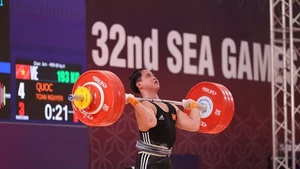 Haltérophilie: Nguyên Quôc Toan a établi un record lors des SEA Games dans la catégorie des 89 kg. Photo : VNA.