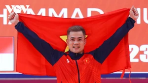 Lai Gia Thành a décroché une médaille d'or en haltérophilie. Photo : Duong Thuât/VOV