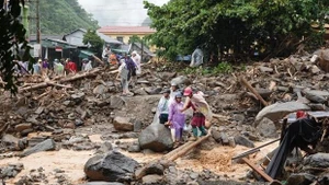 Des crues soudaines causent de graves dommages au district de Mu Cang Chai, province de Yên Bai. Photo : VNA.