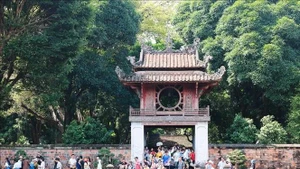 Khue Van Cac au Temple de la littérature, est l’emblème de Hanoï. Photo : VNA.