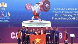 SEA Games 32 : une médaille d'or de plus pour l'équipe d'escrime du Vietnam