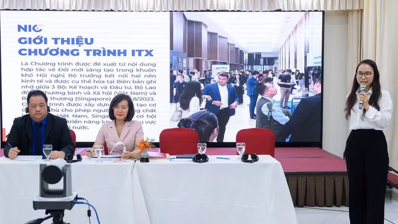 La rencontre s'est tenue en présentiel et en ligne le 18 juin à Hanoi.