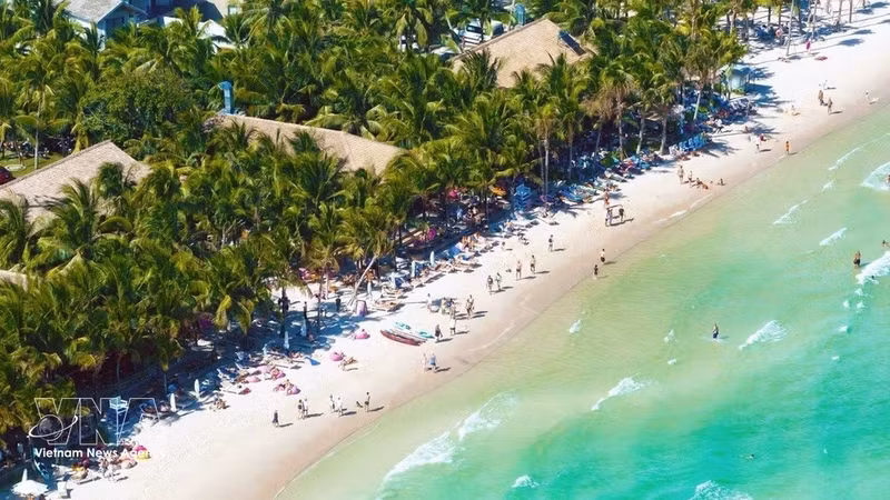 Selon Lonely Planet, Phu Quoc compte parmi les plus belles plages du Vietnam. Photo : VNA. 