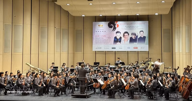 L’Orchestre symphonique des jeunes d’Asie. Photo . VNA. 