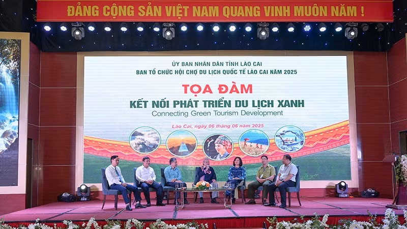 Les délégués ont partagé de nombreuses approches et solutions pour développer le tourisme vert.