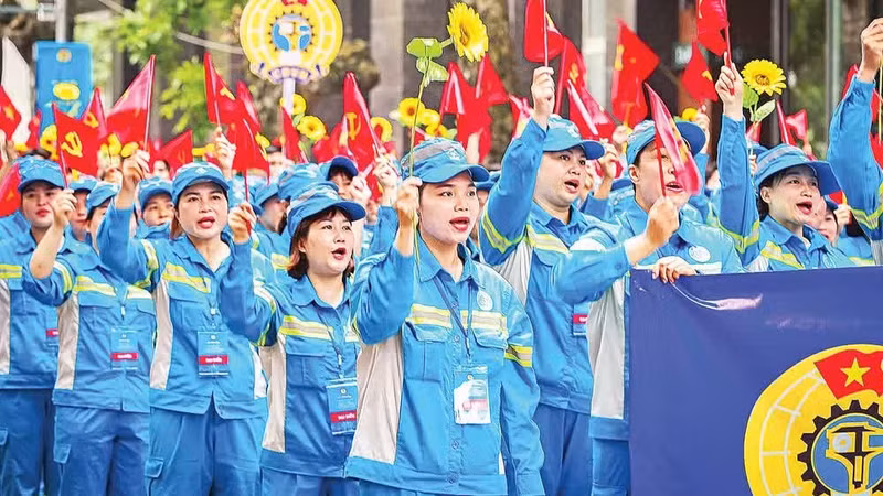 La classe ouvrière vietnamienne entre avec confiance dans une nouvelle ère de développement. (Photo : Bao Long)
