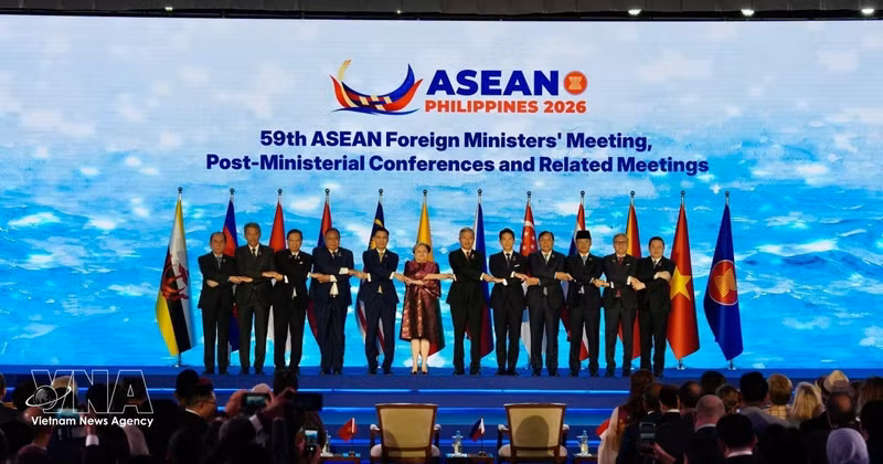 Les chefs de la diplomatie des États membres à l'ouverture de la 59e Réunion des ministres des Affaires étrangères de l'ASEAN (AMM-59). Photo: VNA 