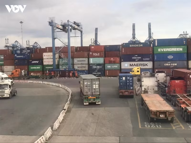 À l’échelle mondiale, les grandes entreprises logistiques sont passées d’une IA prédictive à une IA capable de prendre des décisions de manière autonome. Photo : VOV