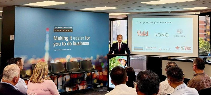 L'ambassadeur du Vietnam en Nouvelle-Zélande prend la parole lors de la cérémonie de lancement du Conseil d’affaires Nouvelle-Zélande–Vietnam.