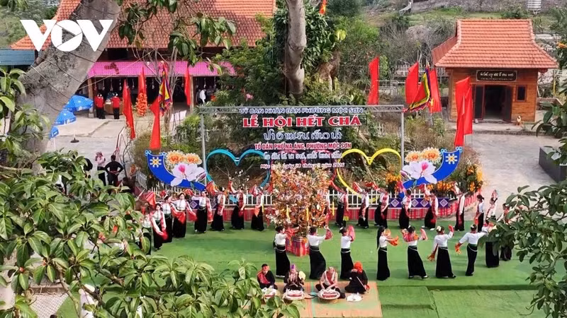 LE festival Het Cha est une manifestation spirituelle emblématique de la communauté thai locale, reconnue patrimoine culturel immatériel national. Photo : VOV.