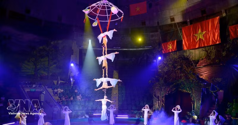 En 2025, « Duo Love » avait déjà remporté la médaille d’or au Festival international du cirque d’Almaty (Kazakhstan) et la médaille d’argent au Festival international « Sans frontières » en Russie. Photo : VNA. 
