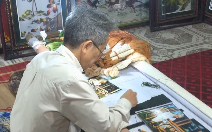 L’artiste Nguyên Cao Binh. Photo : VOV2.