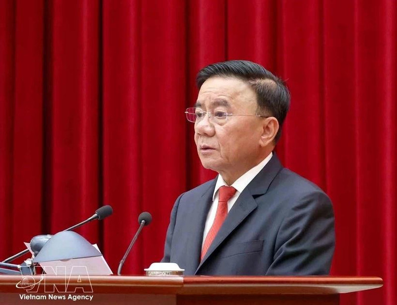 Le membre du Politburo et membre permanent du Secrétariat du Comité central du Parti, Tran Cam Tu, prend la parole lors de la conférence, à Hanoi, le 17 mars. Photo : VNA. 