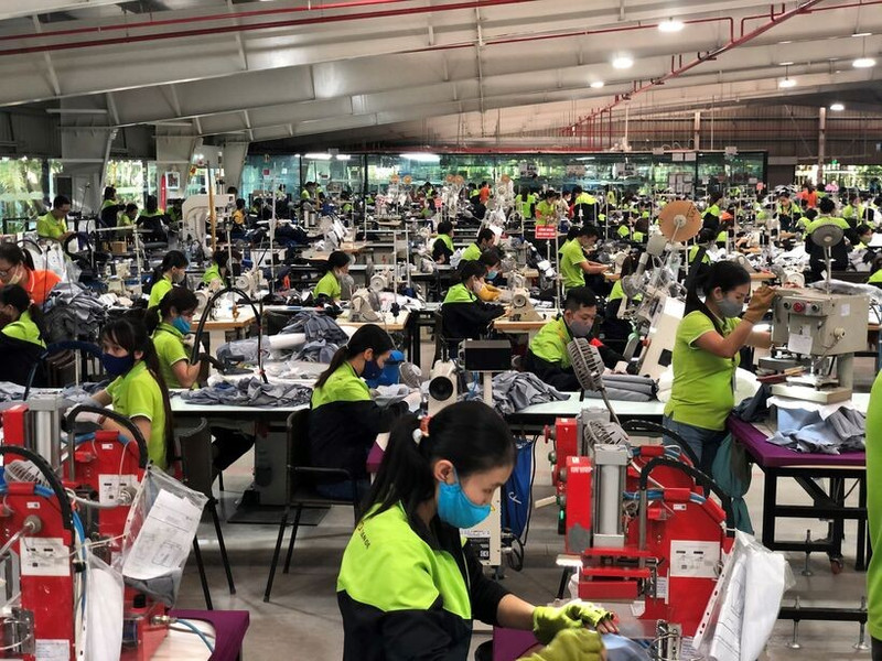 Une entreprise textile à Hung Yen participant à un programme d’amélioration des conditions de travail, de réduction de la consommation d’eau et de réutilisation des matériaux. 