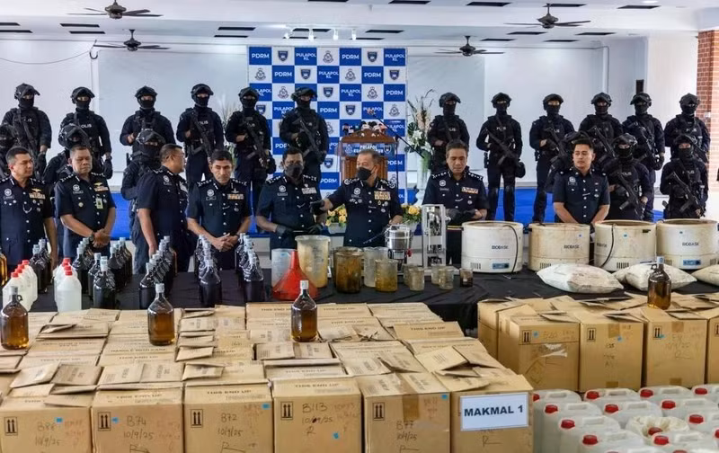 Une conférence de presse sur l’opération de lutte contre le trafic de drogue, le 17 septembre 2025. Photo : Malay Mail. 