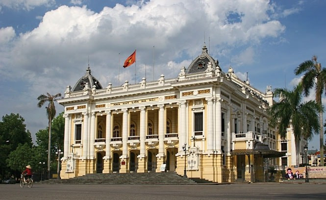 L’Opéra de Hanoï devient un témoin privilégié de l’histoire révolutionnaire. Photo : hanoimoi.