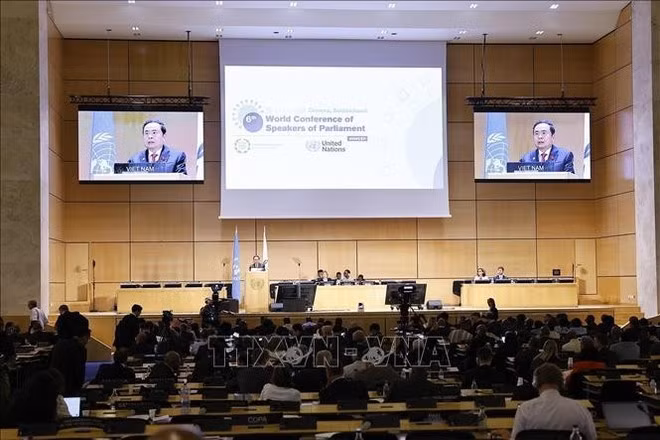 Vue d’ensemble du débat général de la 6e Conférence mondiale des présidents de parlement à Genève, en Suisse. Photo : VNA.