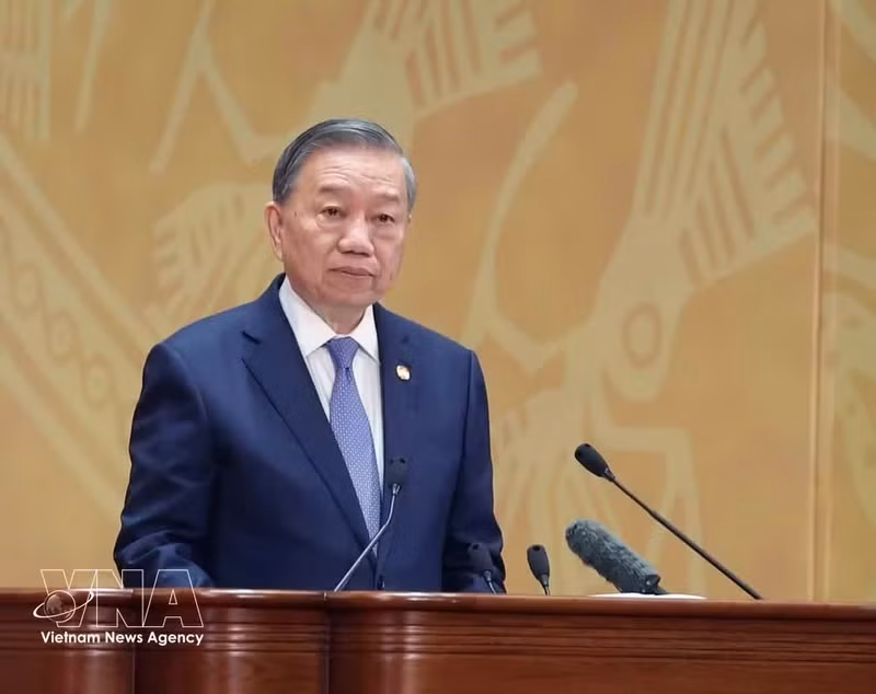 Le secrétaire général du Parti communiste du Vietnam et président de la République, To Lam, s'exprime lors du 11e Congrès national du Front de la Patrie du Vietnam (FPV) pour le mandat 2026-2031. Photo: VNA