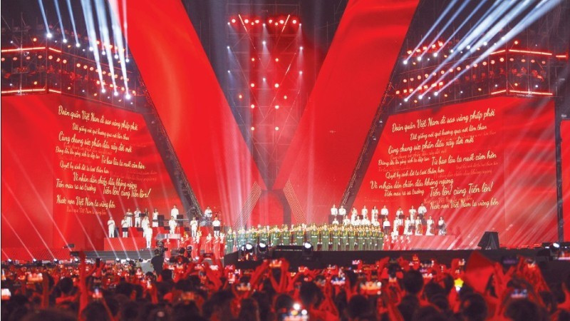« La Patrie dans le cœur » – un programme artistique politique organisé par le journal Nhân Dân. Photo : The Dai