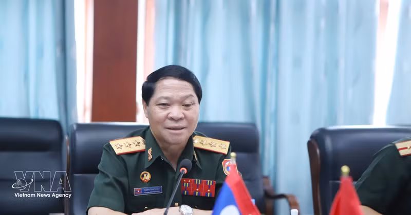 Le général de corps d’armée Vongsone Inpanphim, vice-ministre de la Défense, chef du Département général de la politique de l’Armée populaire lao et président du Comité spécial du gouvernement lao. Photo : VNA 