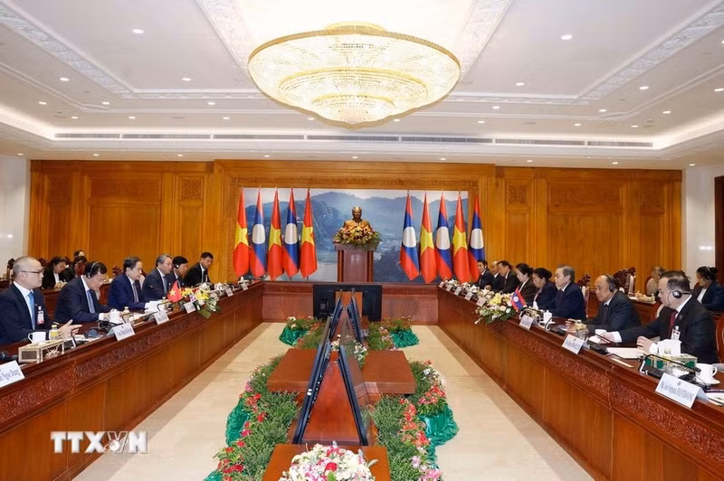 Les deux présidents des Assemblées nationales ont exprimé leur satisfaction quant au développement vigoureux des relations Laos–Vietnam dans tous les domaines.
