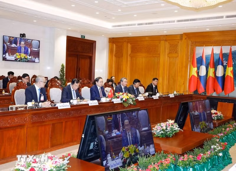 Le président de l’Assemblée nationale Tran Thanh Man a félicité M. Saysomphone Phomvihane pour sa réélection au Bureau politique du Comité central du Parti populaire révolutionnaire lao (XIIᵉ mandat), témoignant de la grande confiance dont il bénéficie.
