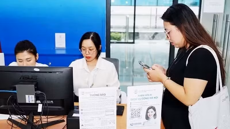 Les technologies numériques facilitent les démarches administratives des citoyens. (Photo : Nam Anh)