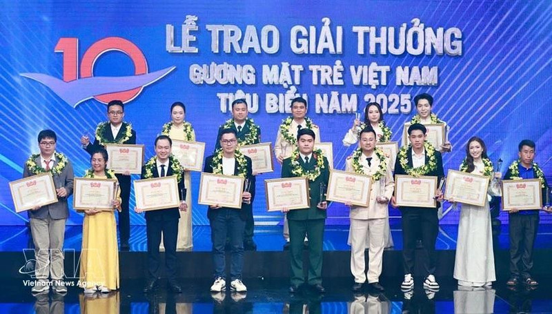 Jeunes Vietnamiens remarquables et jeunes Vietnamiens prometteurs de 2025 Photo : VNA. 
