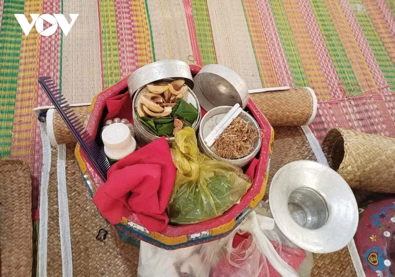 Plateau d’offrandes.